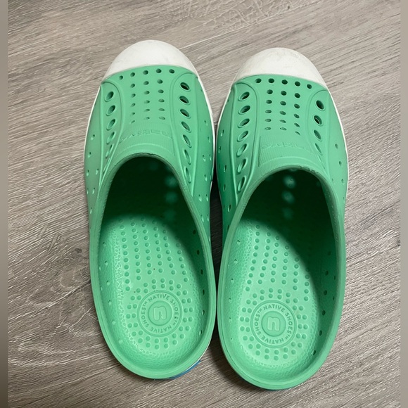 Native Shoes - Picture 3 of 5